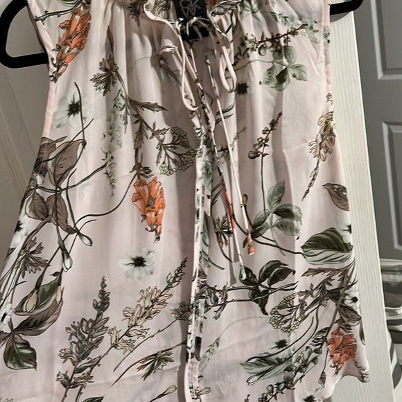 Tank top floral blouse Size L with tie strings in the front - Picture 4 of 4